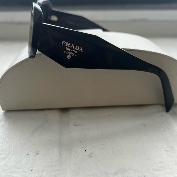 PRADA Black Sculto Reo Irregular Rounded Sunglasses - Picture 7 of 9